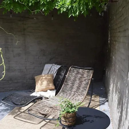 La Petite Maison Apartment *